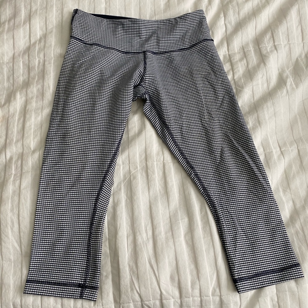 Lululemon Wunder Under Crops.